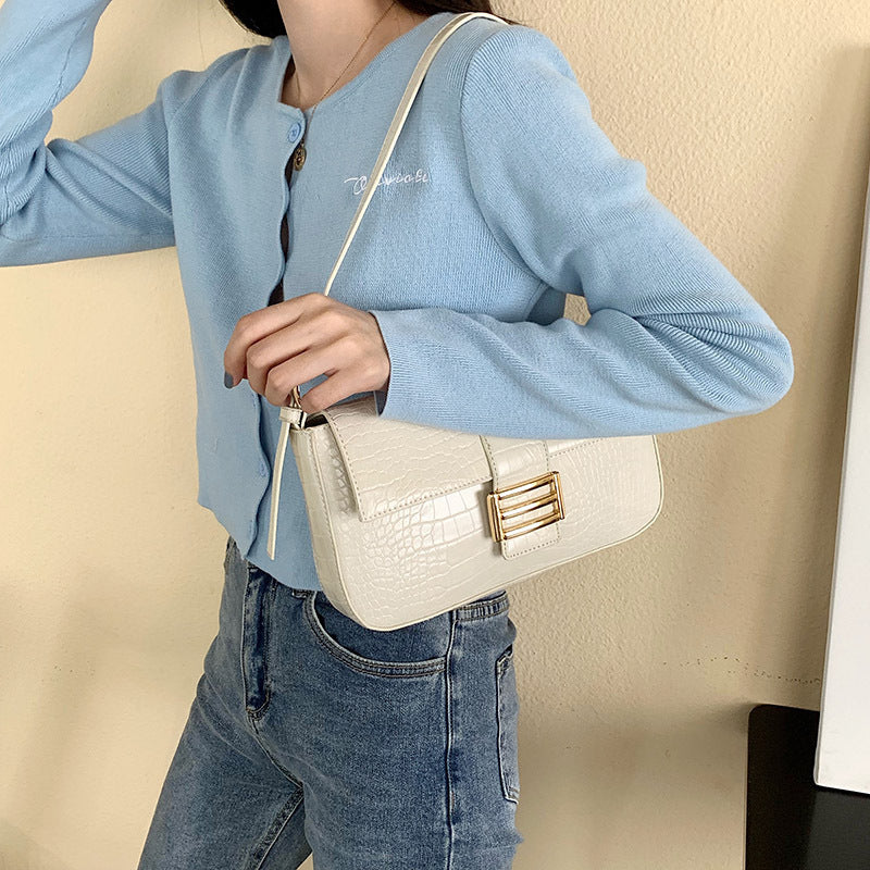 Underarm bag baguette